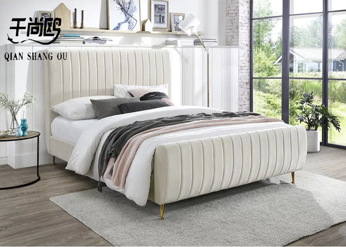 Soft / Strong Fabric Upholstered Beds European Style Luxurious comfortable